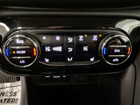 Used 2023 Buick Encore GX Select image 18