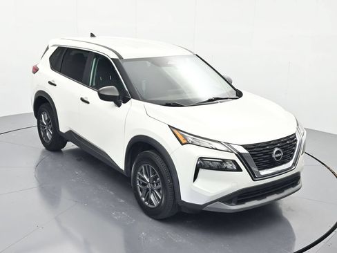 Used 2023 Nissan Rogue S FWD image 30