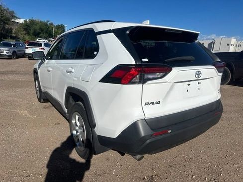 Used 2019 Toyota RAV4 LE AWD/4WD image 11