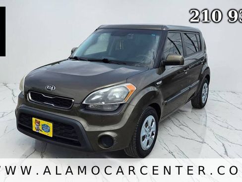 Used 2013 Kia Soul FWD image 1