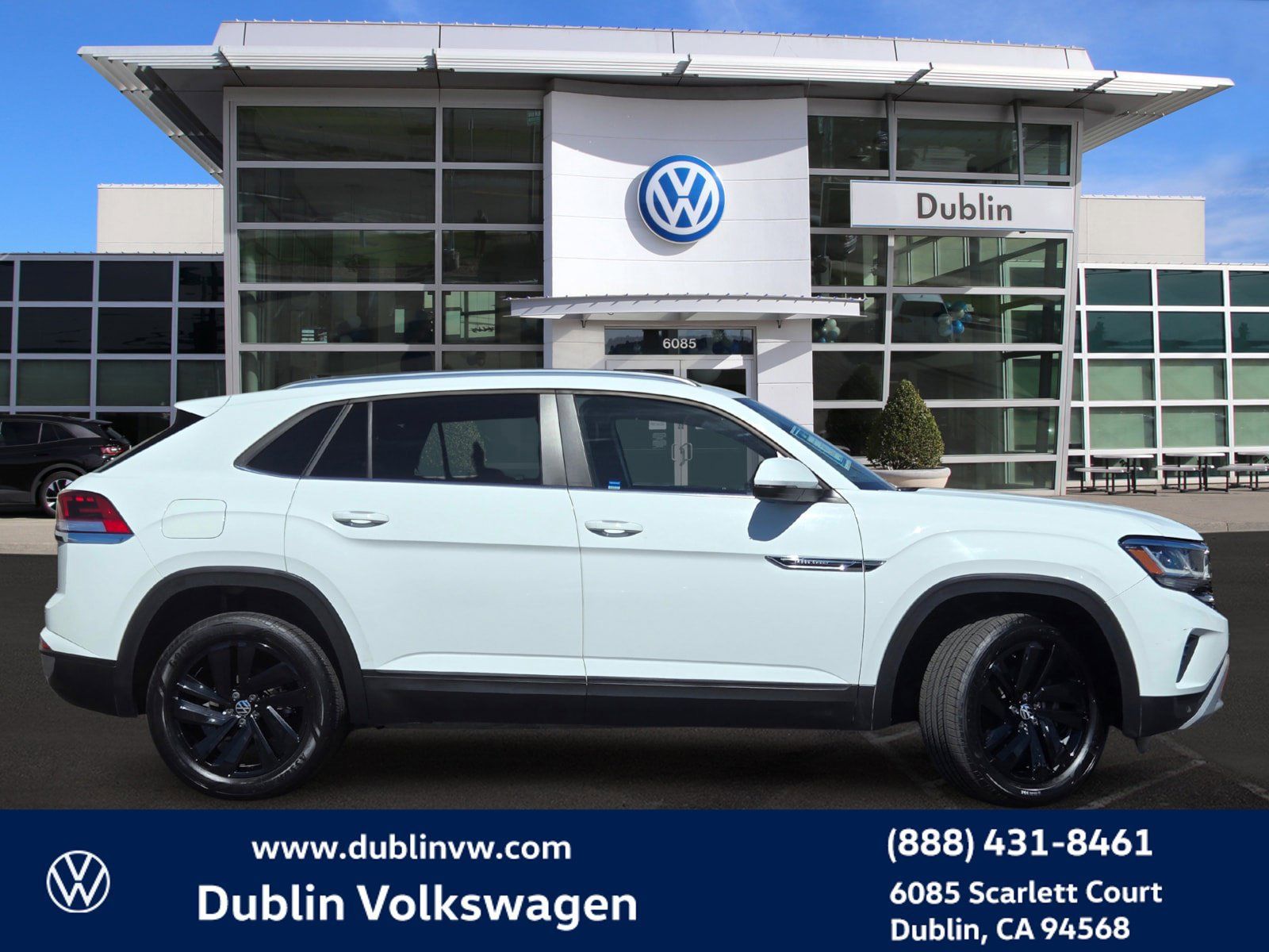 Certified 2023 Volkswagen Atlas Cross Sport SE w/ Black Wheel Package FWD image 3
