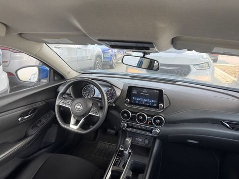 Used 2025 Nissan Sentra SV FWD image 33