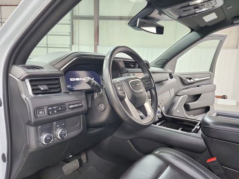 Used 2023 GMC Yukon Denali image 18