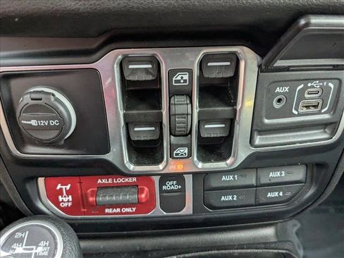 Used 2024 Jeep Wrangler Willys image 16