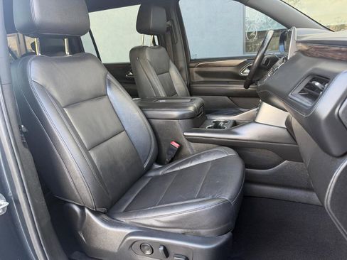 Used 2021 Chevrolet Suburban LT RWD image 17