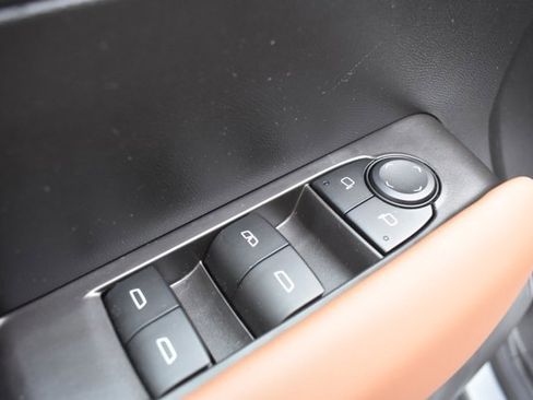 Used 2025 GMC Canyon AT4 image 13