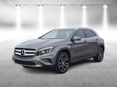 Used 2017 Mercedes-Benz GLA 250 4MATIC image 4