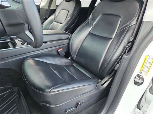 Used 2021 Tesla Model Y Long Range AWD/4WD image 16