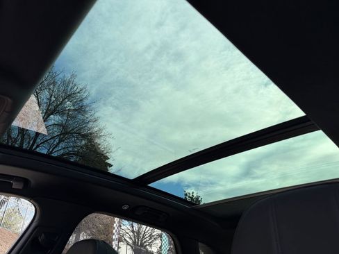 Used 2023 Bentley Bentayga Speed image 34