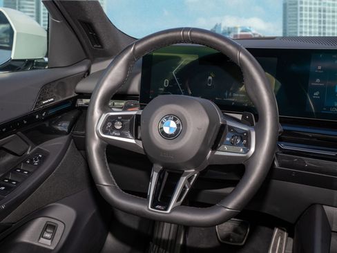 Used 2025 BMW 530i image 22