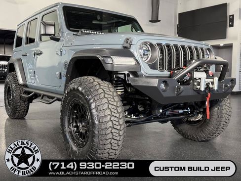 Used 2024 Jeep Wrangler Unlimited w/ Convenience Group AWD/4WD image 8