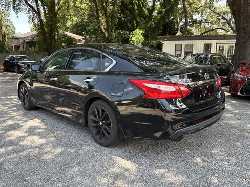 Used 2017 Nissan Altima 2.5 SV FWD image 3