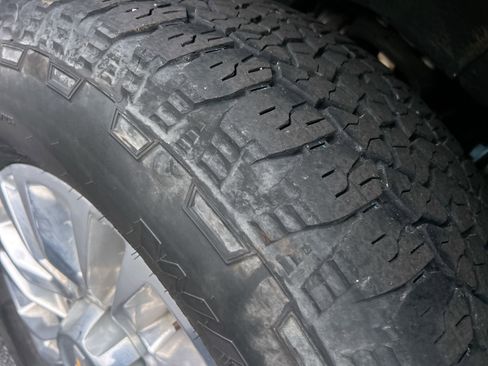 Used 2021 Chevrolet Silverado 2500 High Country w/ Z71 Off-Road Package image 12