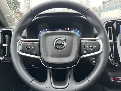 Used 2025 Volvo XC40 B5 Ultra w/ Climate Package image 24