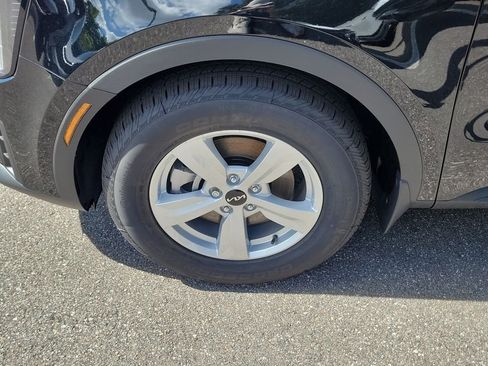New 2026 Kia Sorento LX FWD image 36