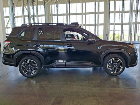 Used 2025 Subaru Forester Limited AWD/4WD image 10
