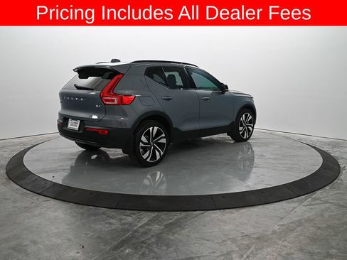 Used 2023 Volvo XC40 B4 Plus w/ Driver Assist Package FWD image 6