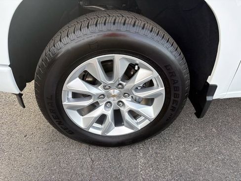 Used 2025 Chevrolet Silverado 1500 Custom image 5