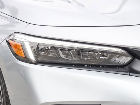 Used 2022 Honda Civic Sport Touring image 9