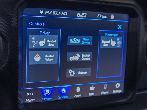 Used 2023 Jeep Wrangler Unlimited w/ Sun & Screen Package image 22