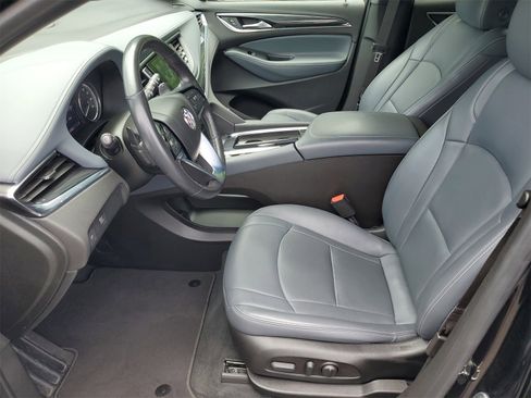 Used 2022 Buick Enclave Essence image 5