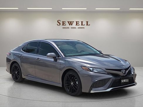 Used 2024 Toyota Camry XSE w/ Navigation Package FWD image 6