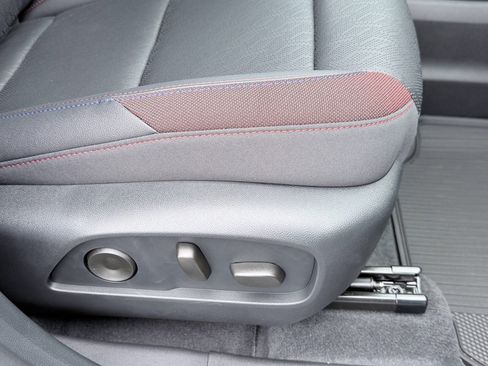 New 2026 Chevrolet Equinox RS w/ Convenience Package III FWD image 27