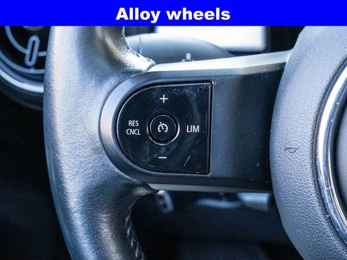 Used 2022 MINI Cooper 4-Door Hardtop image 22