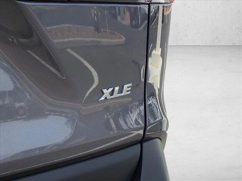 Used 2024 Toyota RAV4 XLE FWD image 29
