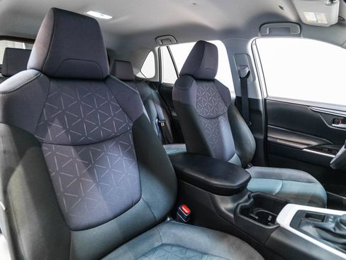 Certified 2025 Toyota RAV4 XLE AWD/4WD image 15