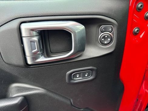 Used 2022 Jeep Wrangler Unlimited Willys image 16