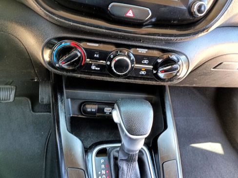 Used 2020 Kia Soul LX image 27