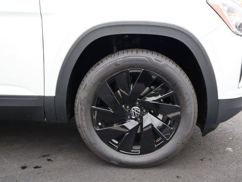 New 2026 Volkswagen Atlas SE FWD image 10
