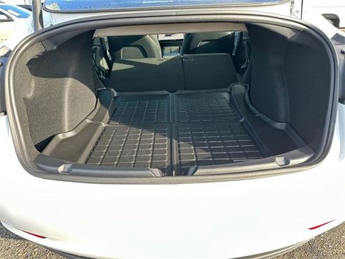 Used 2023 Tesla Model 3 Standard Range image 31
