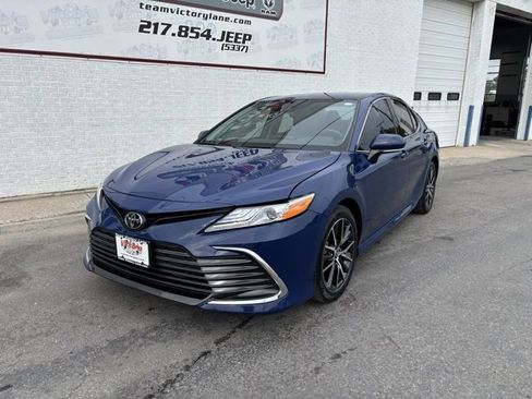 Used 2024 Toyota Camry XLE image 3