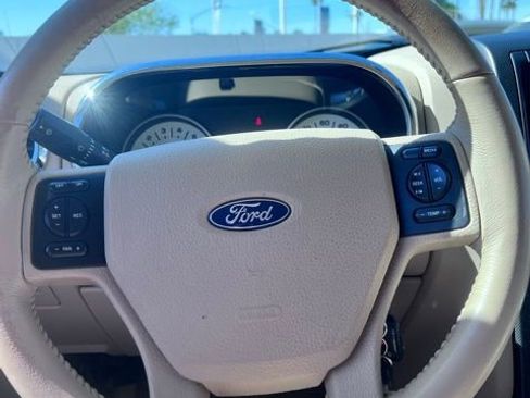 Used 2007 Ford Explorer Sport Trac Limited image 9