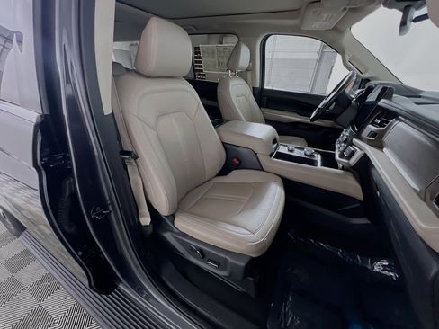 Used 2024 Ford Expedition Max Limited image 31
