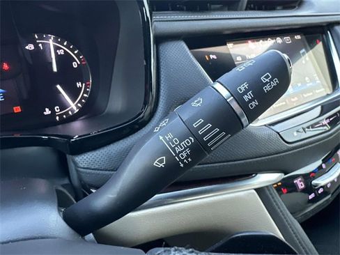 Used 2017 Cadillac XT5 Luxury w/ Driver Awareness Package image 41