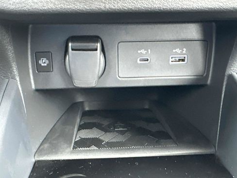 New 2025 Nissan Versa SR w/ Trunk Package image 34