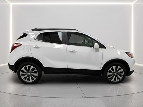 Used 2022 Buick Encore Preferred w/ Safety Package AWD/4WD image 1