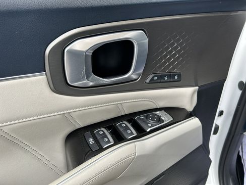 Used 2022 Kia Sorento SX Prestige w/ Panoramic Sunroof Package image 18