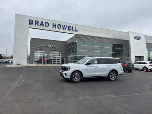 New 2025 Ford Expedition Active image 1