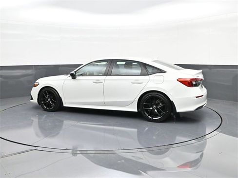 Used 2023 Honda Civic Sport image 5