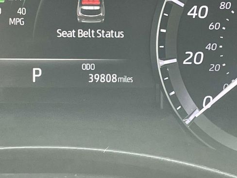 Used 2021 Toyota Highlander XLE image 39