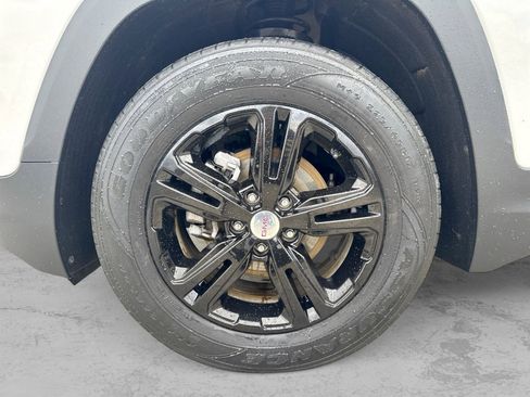Used 2019 GMC Terrain SLE w/ Driver Convenience Package FWD image 17