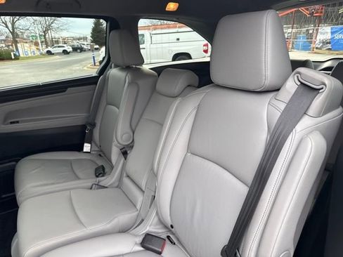 Used 2024 Honda Odyssey EX-L image 19