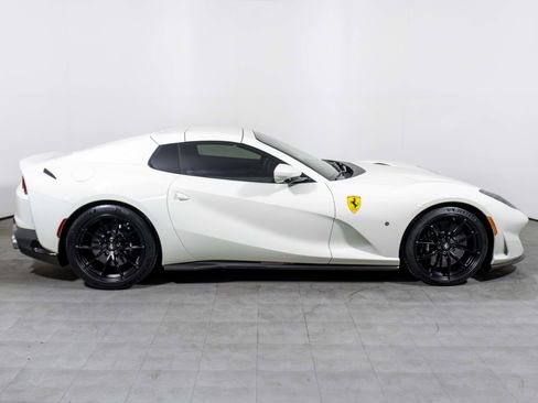Used 2021 Ferrari 812 GTS image 13