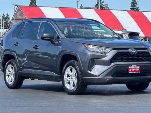 Certified 2021 Toyota RAV4 LE AWD/4WD image 5