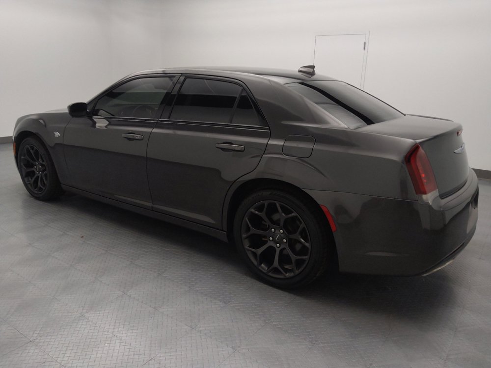 Used 2019 Chrysler 300 Touring w/ Sport Appearance Package RWD image 3