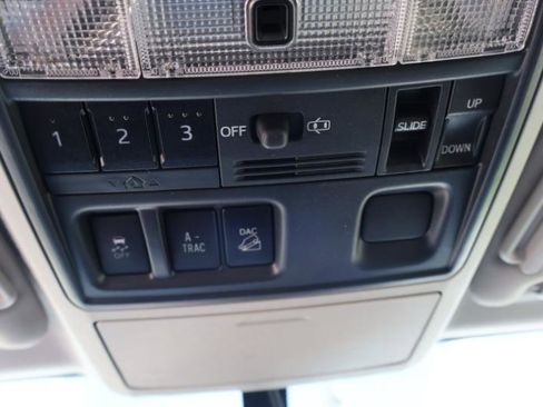 Used 2016 Toyota 4Runner SR5 Premium w/ Four Season Floor Mat Package image 30